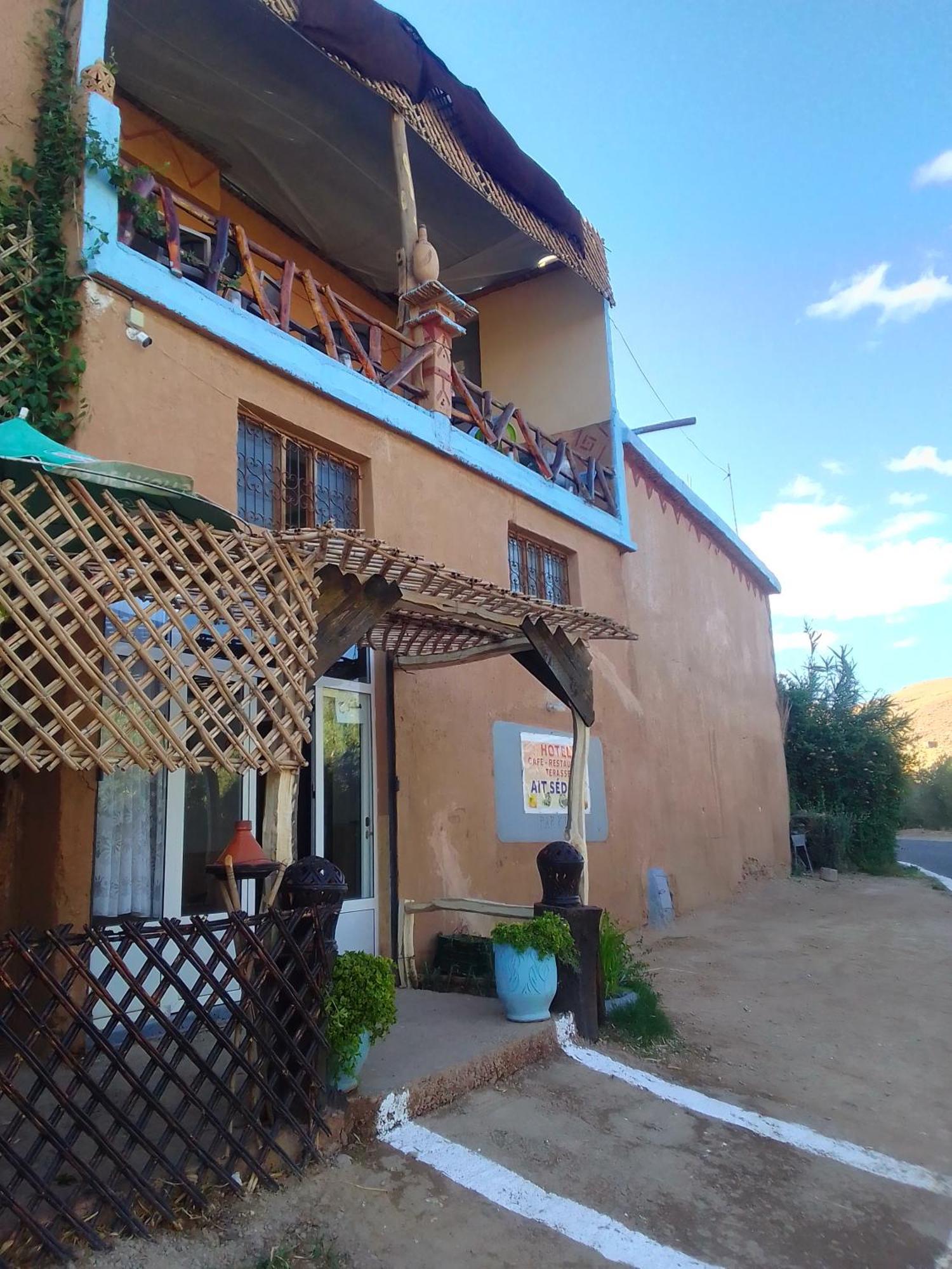 Hotel Restaurant Ait Saderat Boumalne Dades Екстер'єр фото